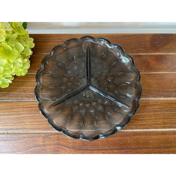 Vintage Smoke Gray Scalloped Divided Plate - Picture 3 of 4